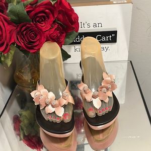 Ladies DONALD PLINER FLOWER WEDGES SANDALS